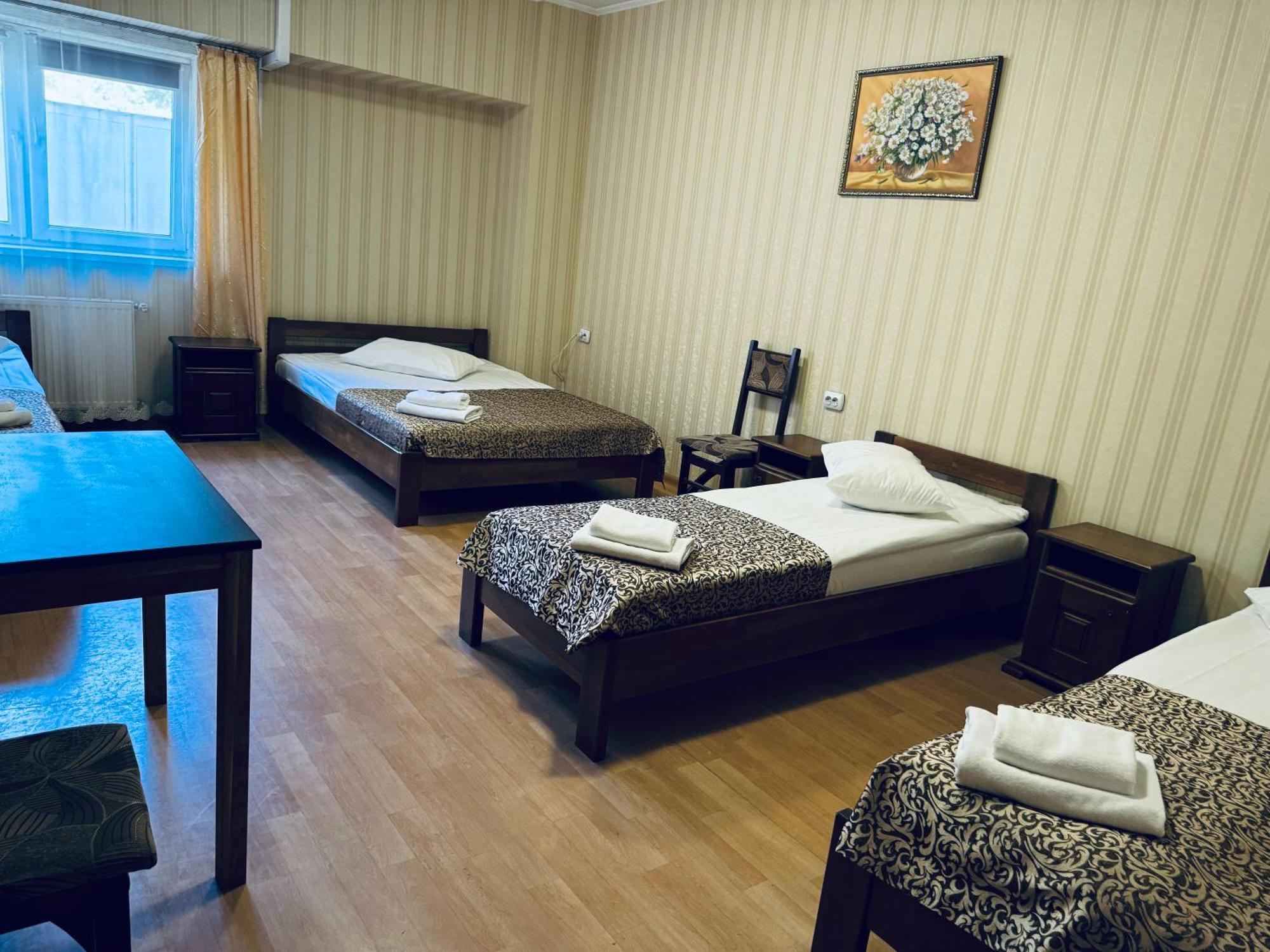 Etna Hotel Lviv Exterior photo