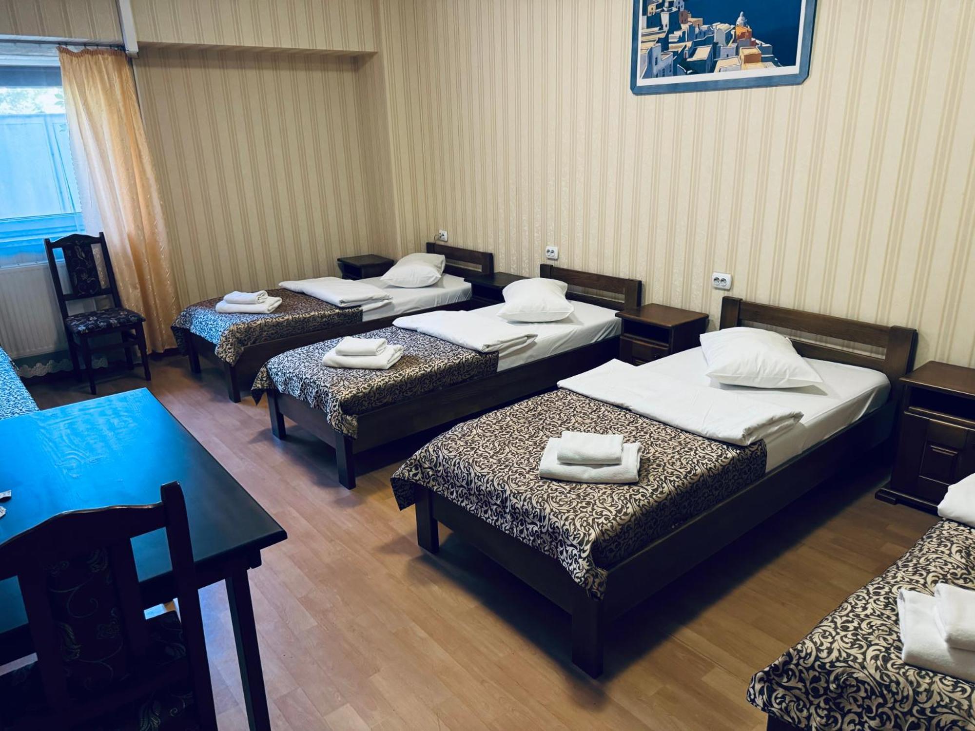 Etna Hotel Lviv Exterior photo