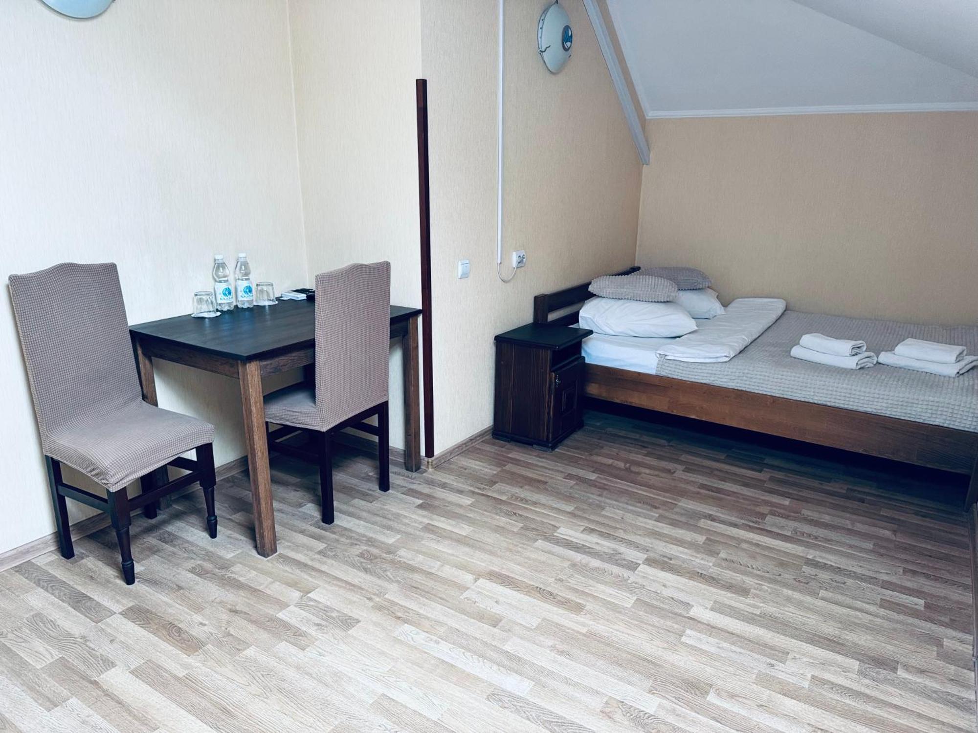 Etna Hotel Lviv Exterior photo